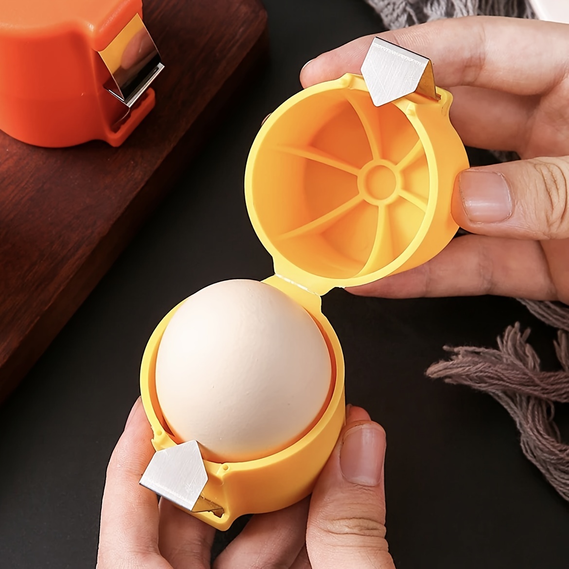 Kitchen Baking Essentials - Separatore di gusci d'uovo in acciaio