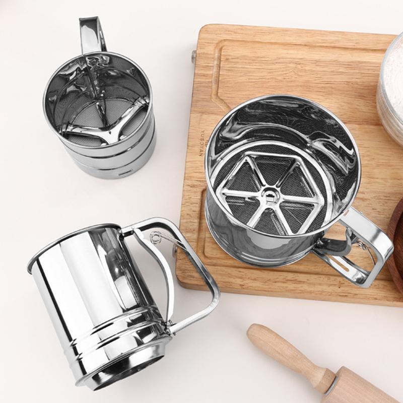 Setaccio per farina in acciaio - Baking Powder Kitchen recensione e prezzo